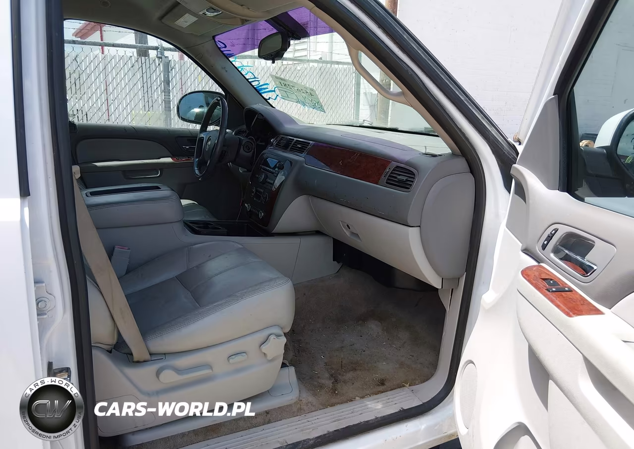 2012 Chevrolet Tahoe Lt VIN:1GNSCBE08CR158937 - 5