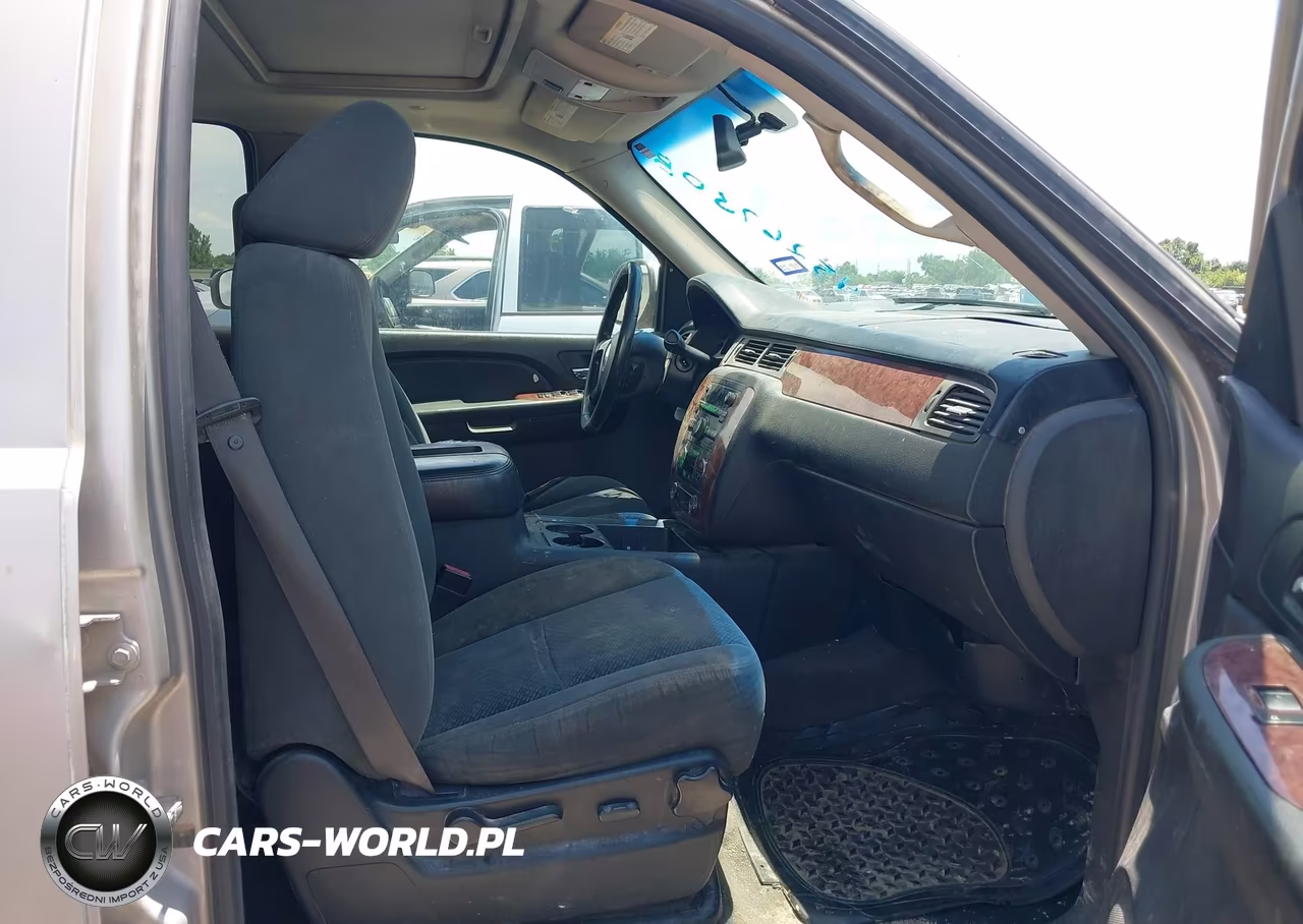 2008 Chevrolet Tahoe Lt VIN:1GNFC130X8J179888 - 5