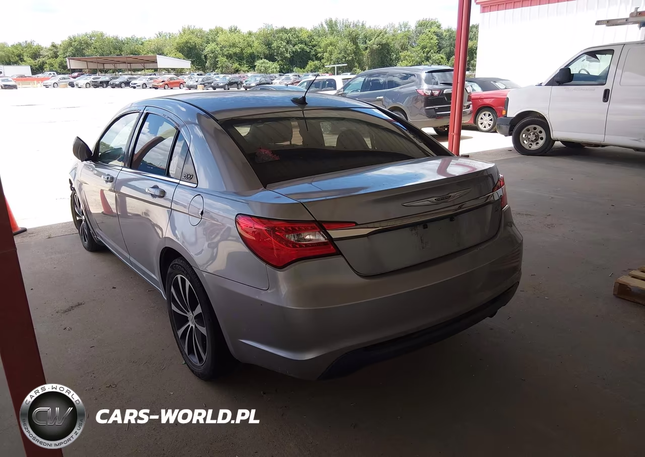 2014 Chrysler 200 Touring VIN:1C3CCBBBXEN107800 - 3