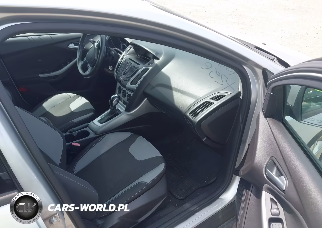 2012 Ford Focus Se VIN:1FAHP3K2XCL462735 - 5