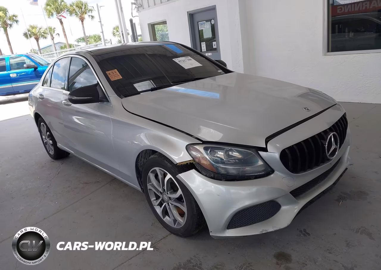 2016 Mercedes-Benz C 300 4Matic – zdjęcie 1 z 17