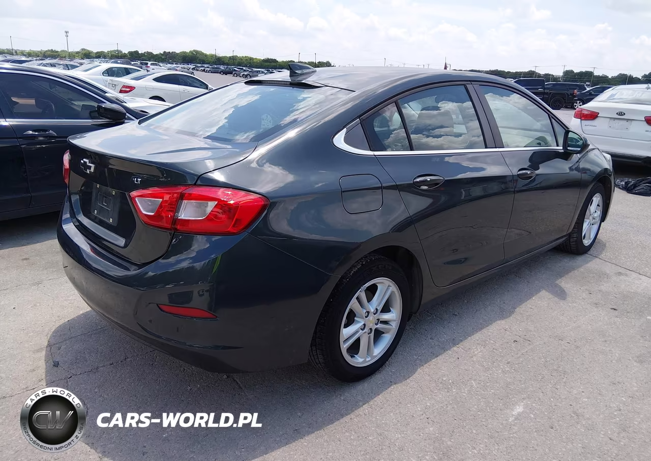 2018 Chevrolet Cruze Lt Auto VIN:1G1BE5SM1J7195650 - 4