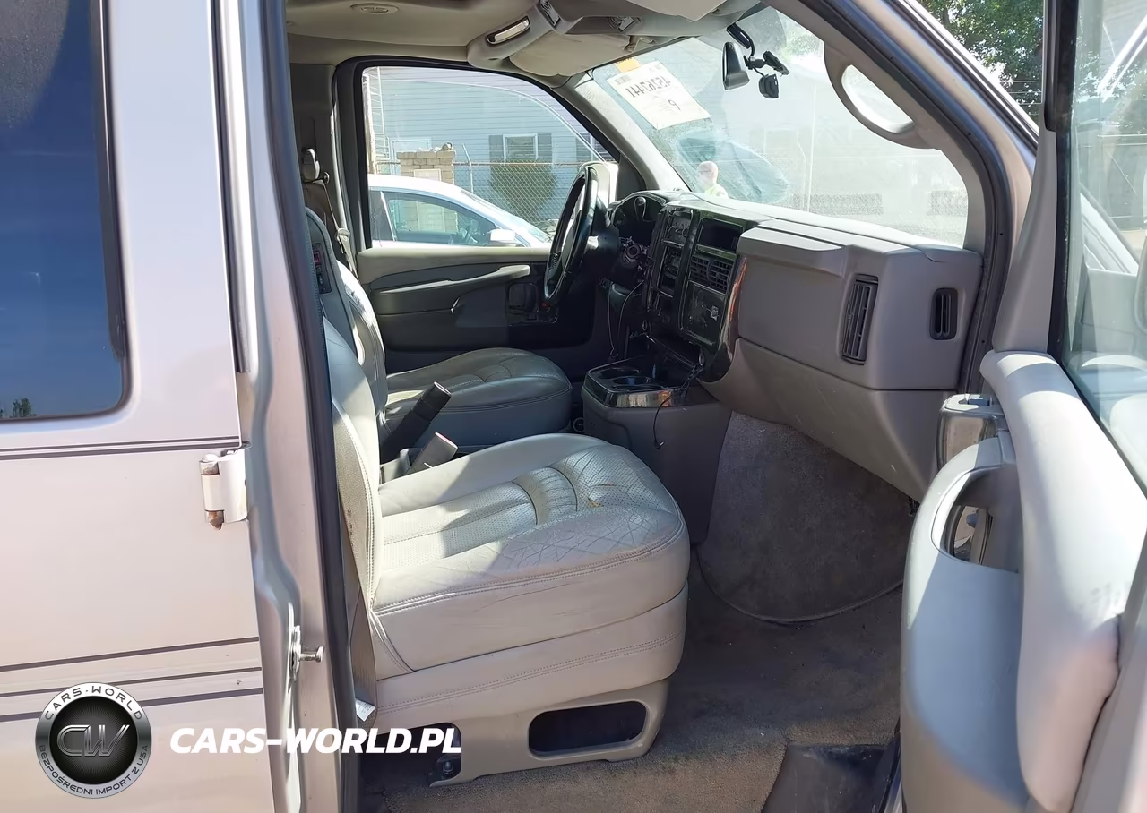 2005 Chevrolet Express Upfitter VIN:1GBFG15T551156412 - 5