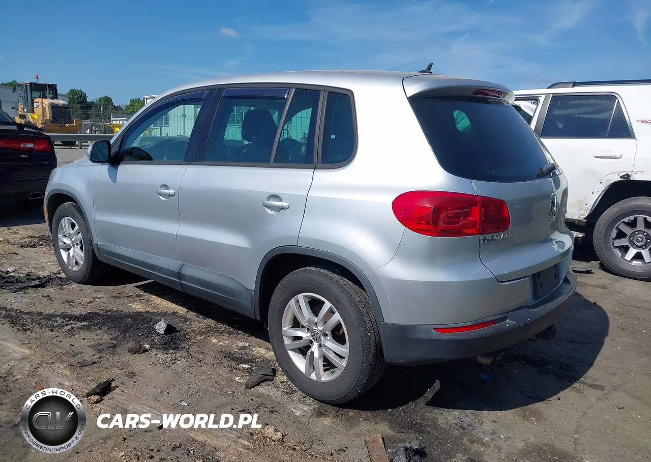 2012 Volkswagen Tiguan Le VIN:WVGAV7AX1CW577823 - 3