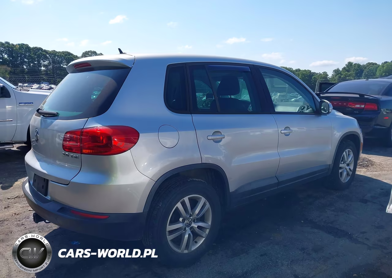 2012 Volkswagen Tiguan Le VIN:WVGAV7AX1CW577823 - 4