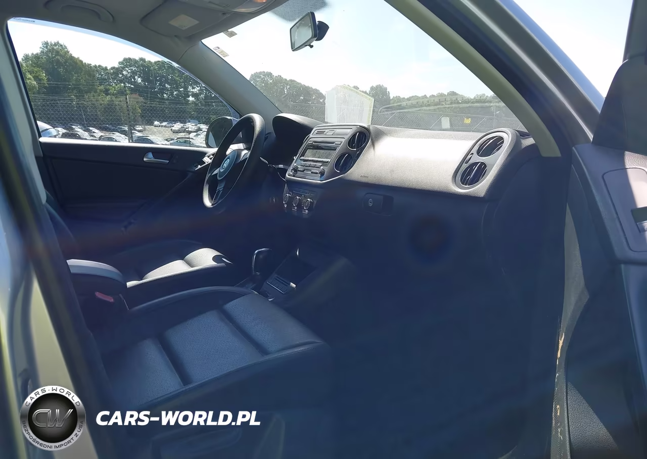 2012 Volkswagen Tiguan Le VIN:WVGAV7AX1CW577823 - 5