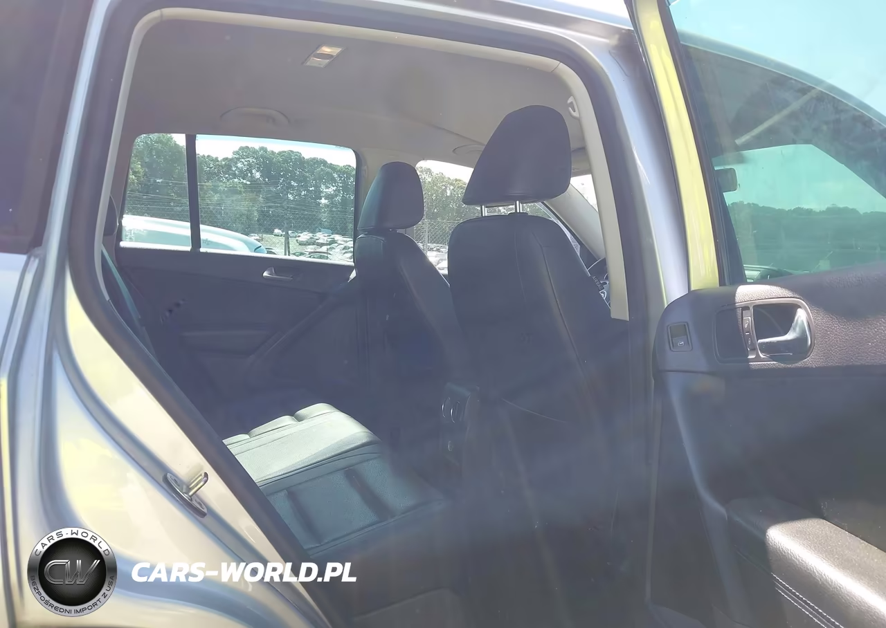 2012 Volkswagen Tiguan Le VIN:WVGAV7AX1CW577823 - 8