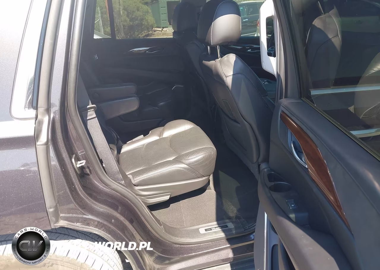 2018 Cadillac Escalade Luxury VIN:1GYS3BKJ1JR373931 - 8