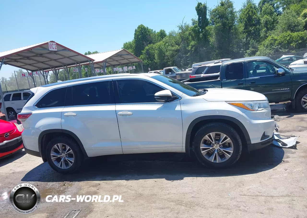 2015 Toyota Highlander Xle V6 VIN:5TDJKRFH7FS169552 - 13