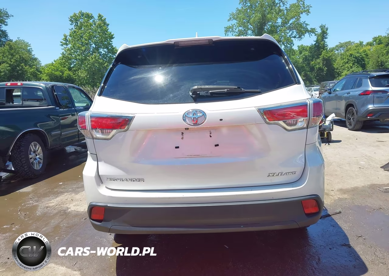 2015 Toyota Highlander Xle V6 VIN:5TDJKRFH7FS169552 - 16