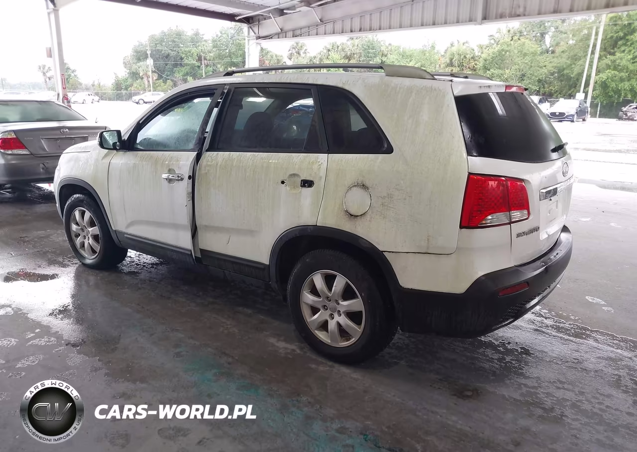 2012 Kia Sorento Lx V6 VIN:5XYKT4A25CG241784 - 3