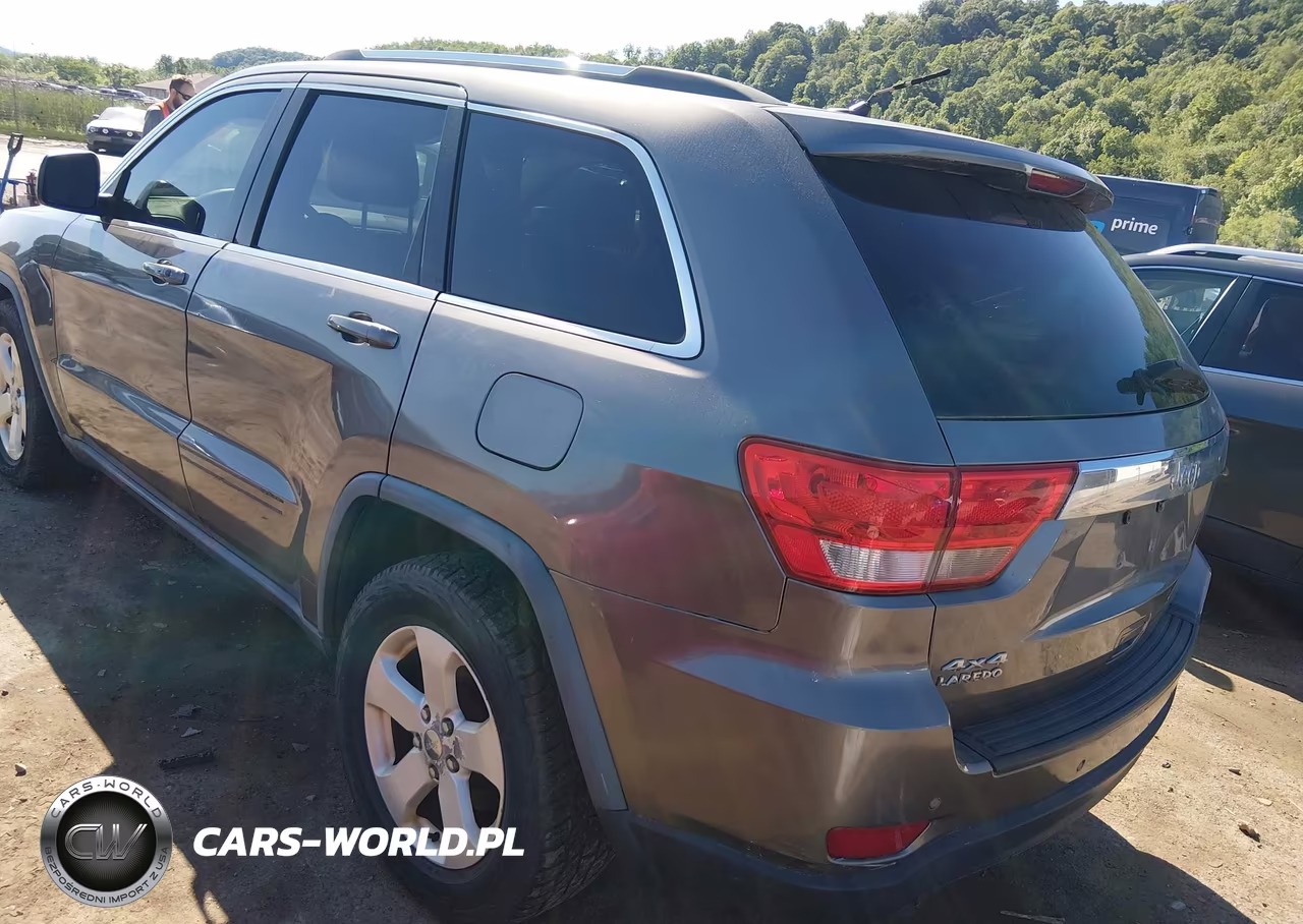 2011 Jeep Grand Cherokee Laredo VIN:1J4RR4GG8BC636331 - 3