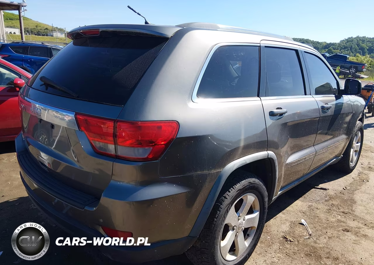 2011 Jeep Grand Cherokee Laredo VIN:1J4RR4GG8BC636331 - 4