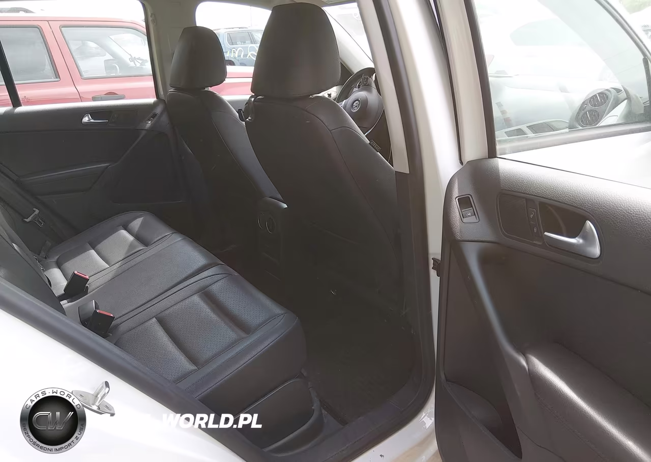 2017 Volkswagen Tiguan 2.0T-2.0T S VIN:WVGAV7AX9HK004098 - 8