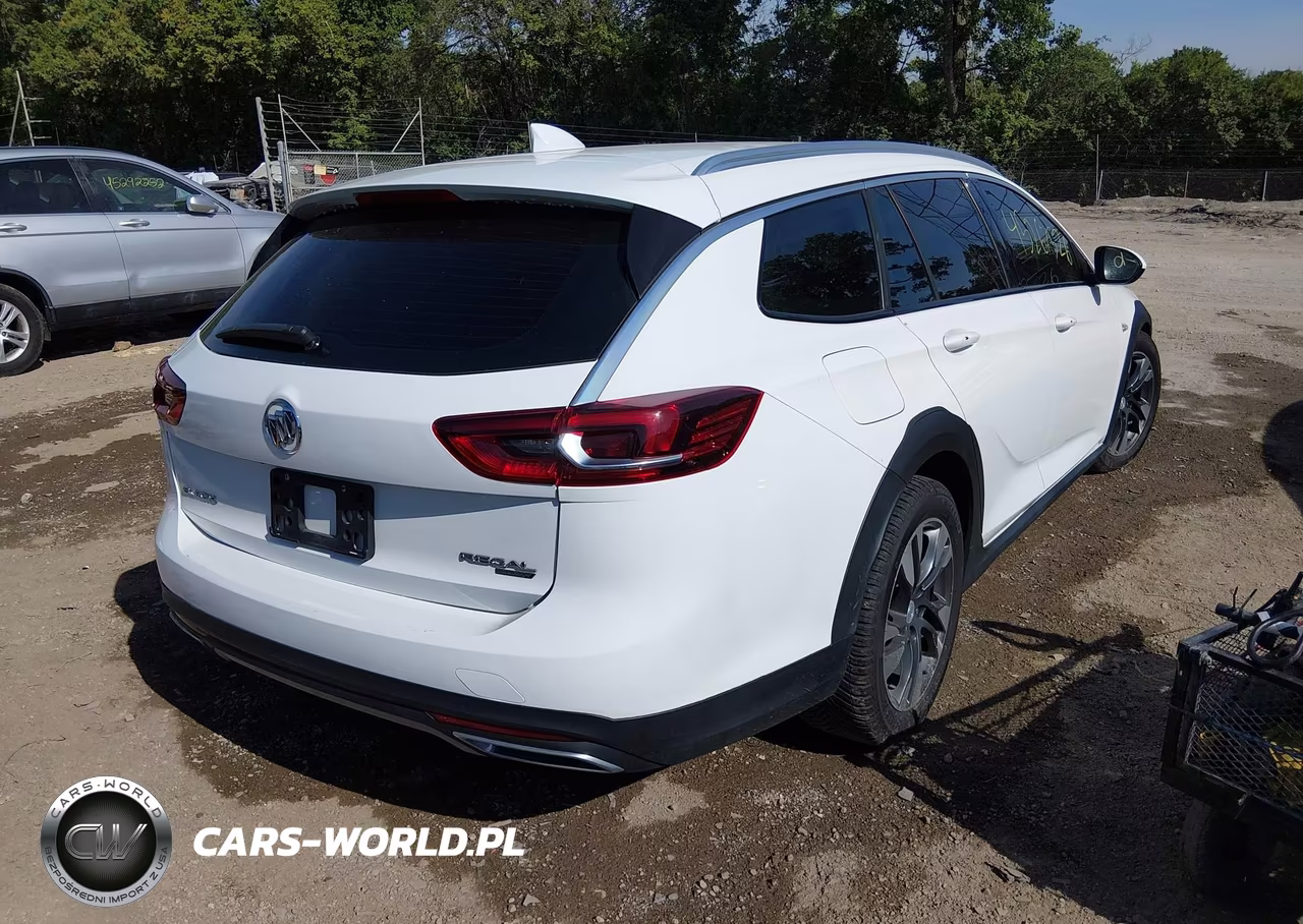 2018 Buick Regal Tourx Preferred VIN:W04GU8SX4J1078606 - 4