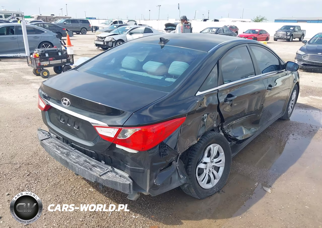 2013 Hyundai Sonata Gls VIN:5NPEB4AC1DH570890 - 4