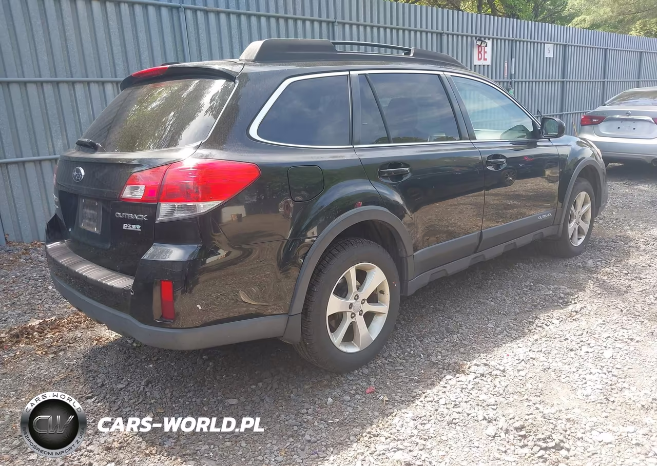 2013 Subaru Outback 2.5I Premium VIN:4S4BRBGC2D3221819 - 4