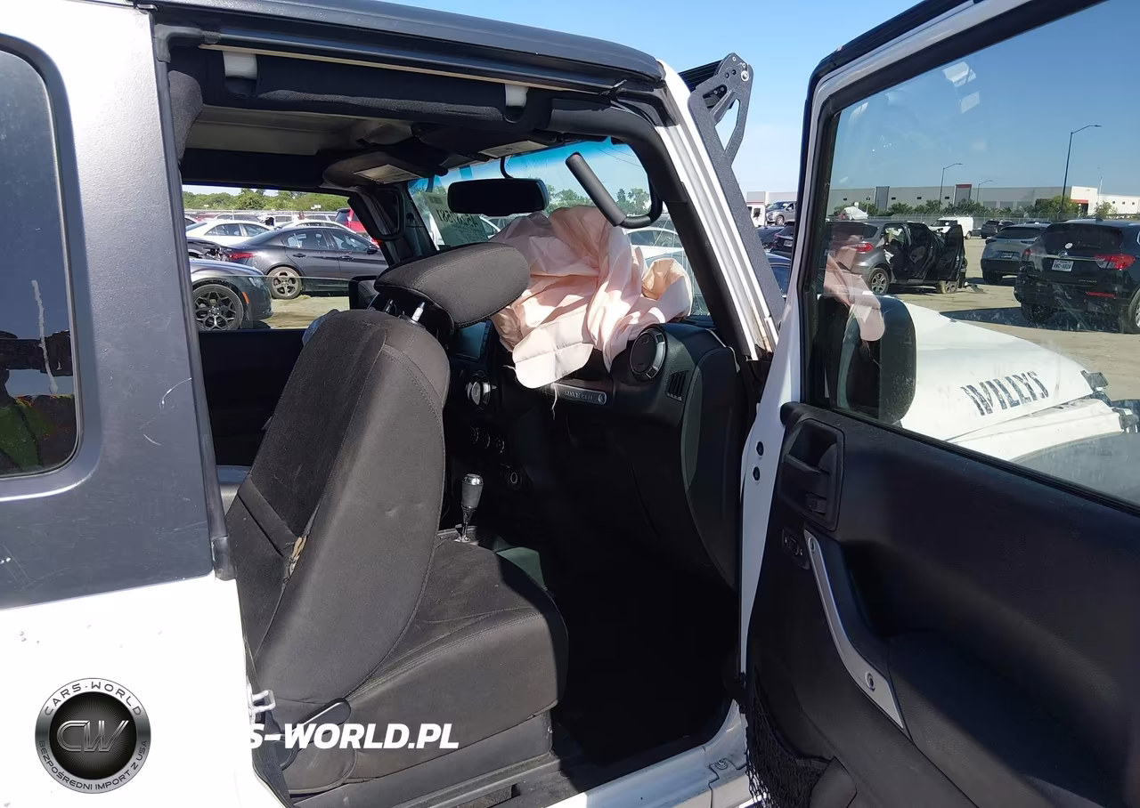 2015 Jeep Wrangler Willys Wheeler VIN:1C4AJWAG6FL507377 - 5