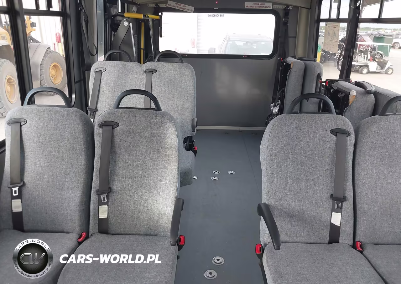 2017 Ford F-450 Chassis Xl VIN:1FDAF4GY2HEE59269 - 8
