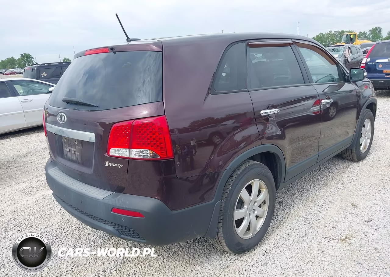 2013 Kia Sorento Lx VIN:5XYKT3A17DG378504 - 4