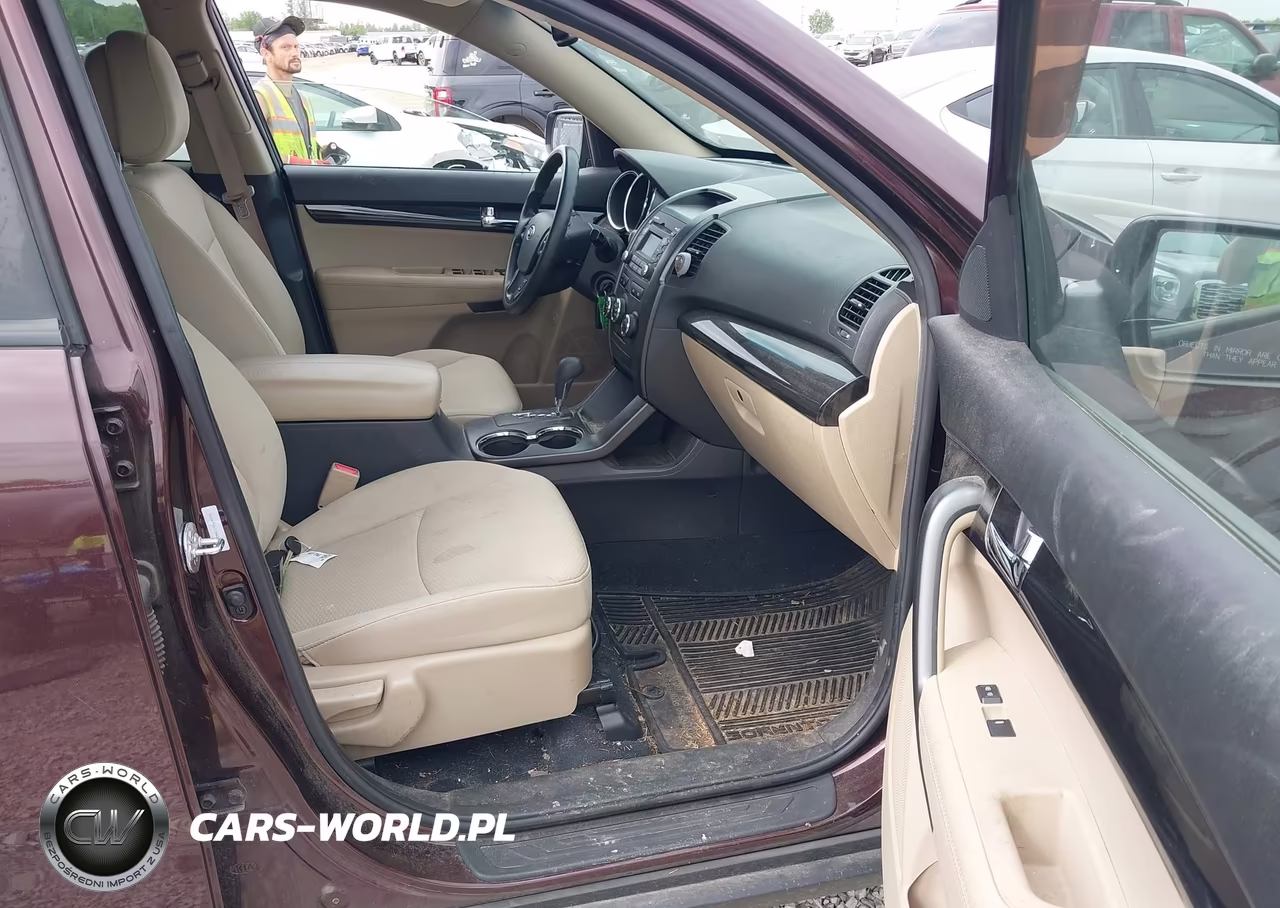 2013 Kia Sorento Lx VIN:5XYKT3A17DG378504 - 5