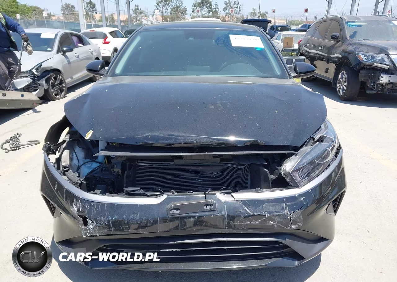 2023 Kia Forte Lxs VIN:3KPF24AD0PE570661 - 12
