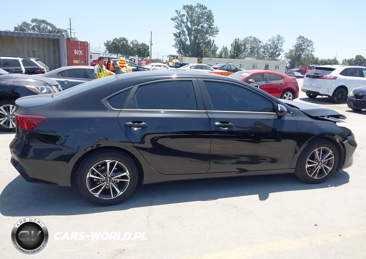 2023 Kia Forte Lxs VIN:3KPF24AD0PE570661 - 13