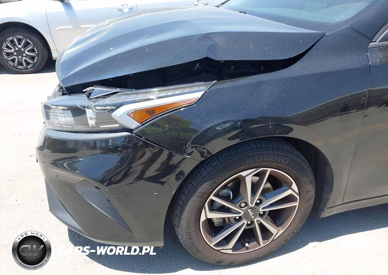 2023 Kia Forte Lxs VIN:3KPF24AD0PE570661 - 18