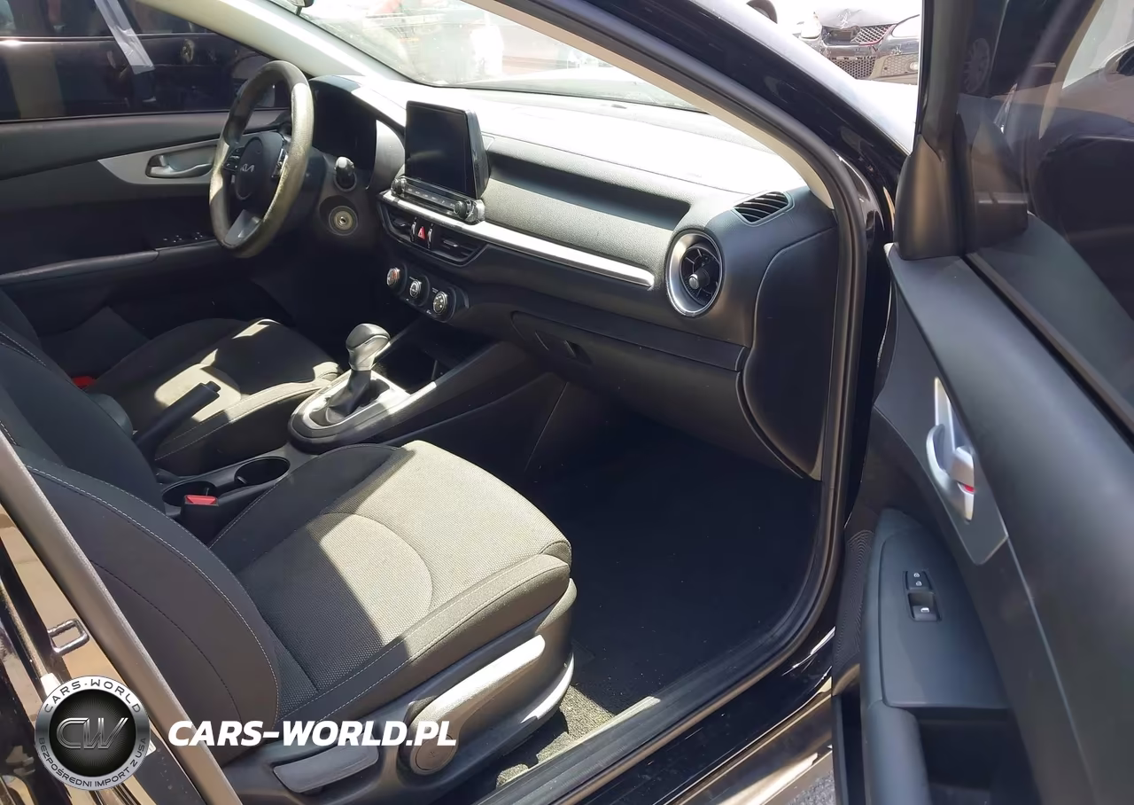 2023 Kia Forte Lxs VIN:3KPF24AD0PE570661 - 5