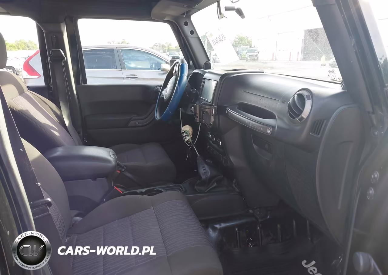 2011 Jeep Wrangler Unlimited Sport VIN:1J4BA3H14BL532206 - 5