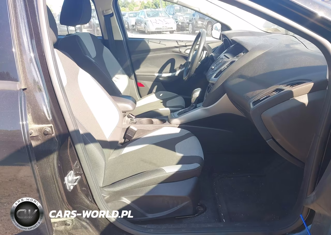2012 Ford Focus Se VIN:1FAHP3F25CL412917 - 5