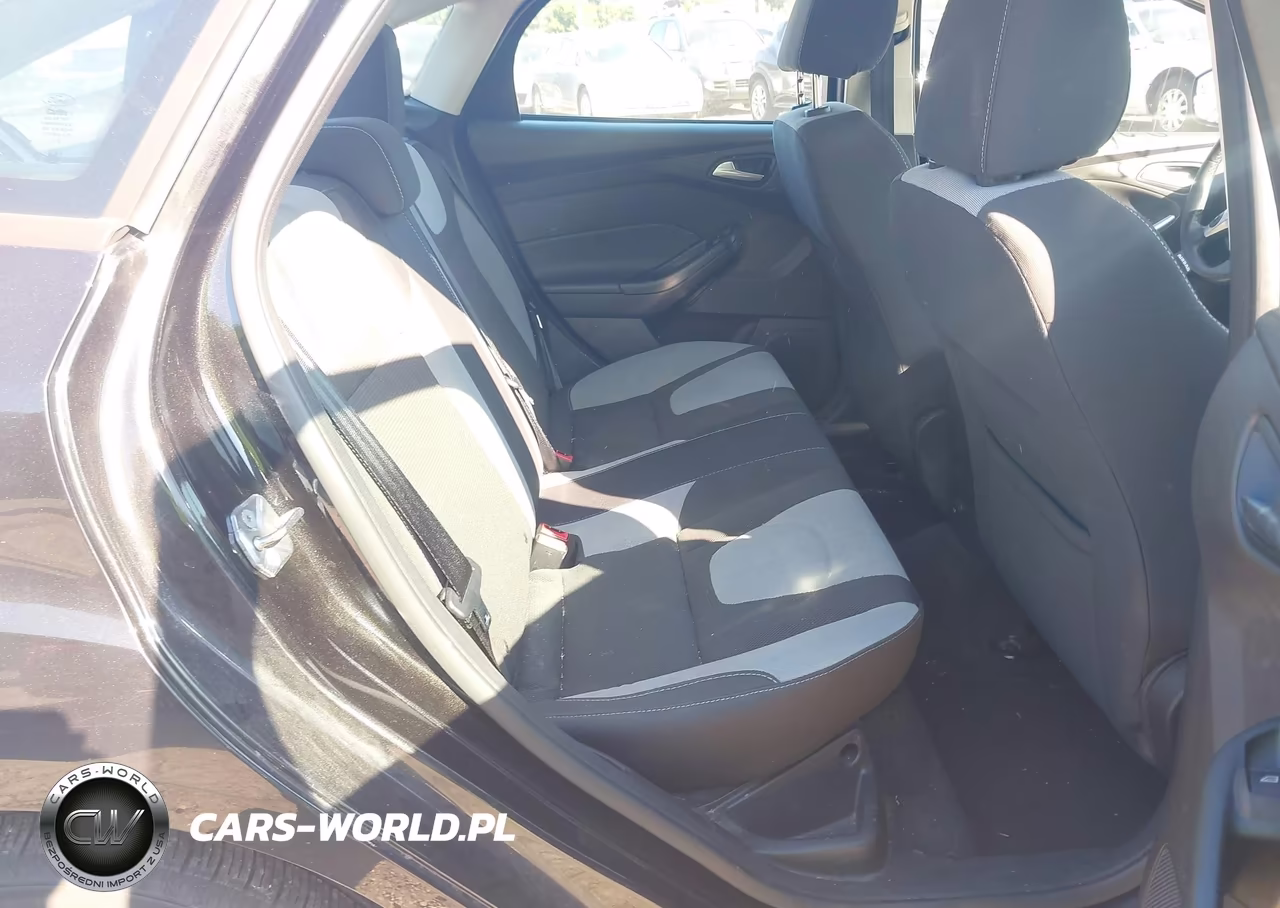 2012 Ford Focus Se VIN:1FAHP3F25CL412917 - 8