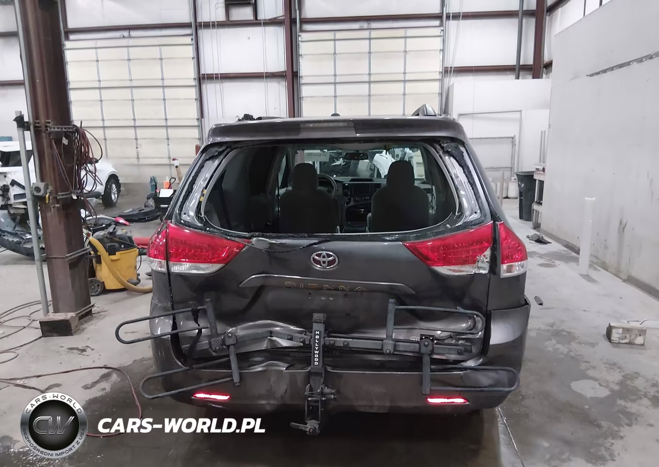2012 Toyota Sienna Le V6 8 Passenger VIN:5TDKK3DC1CS221925 - 16