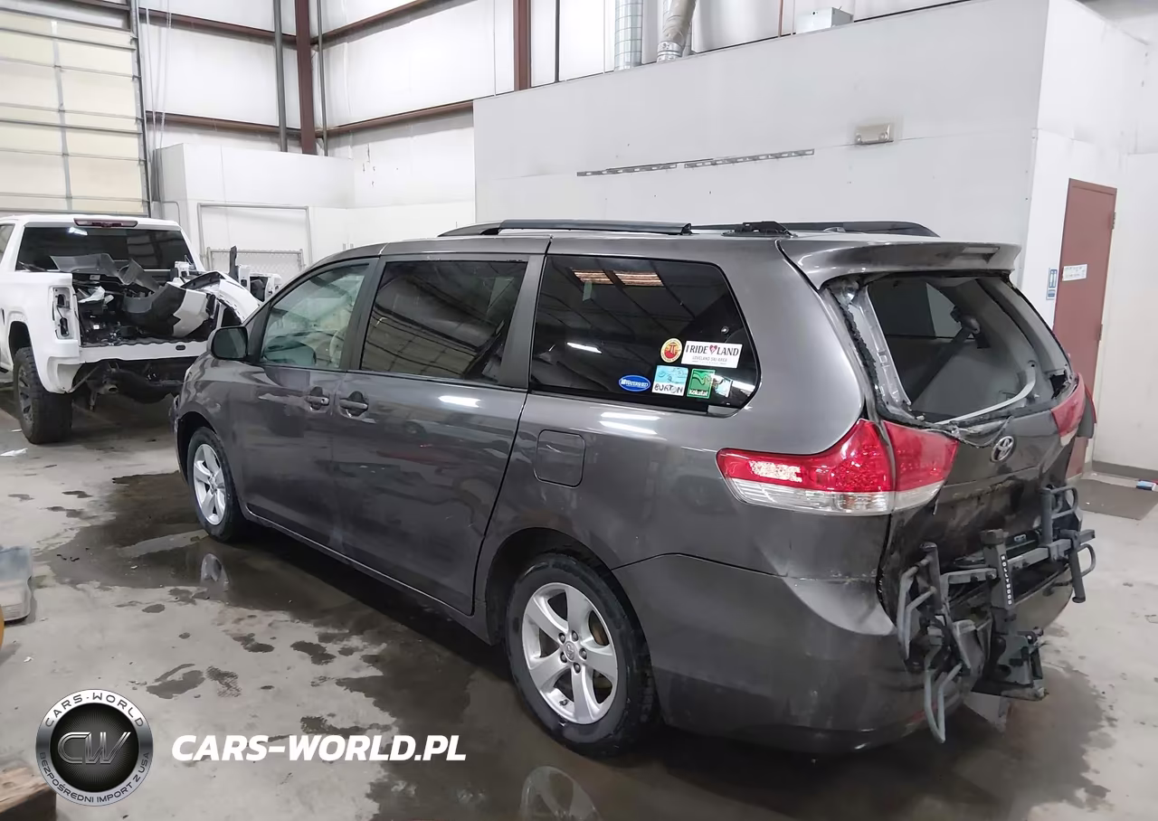 2012 Toyota Sienna Le V6 8 Passenger VIN:5TDKK3DC1CS221925 - 3