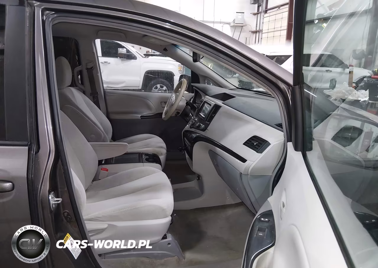2012 Toyota Sienna Le V6 8 Passenger VIN:5TDKK3DC1CS221925 - 5