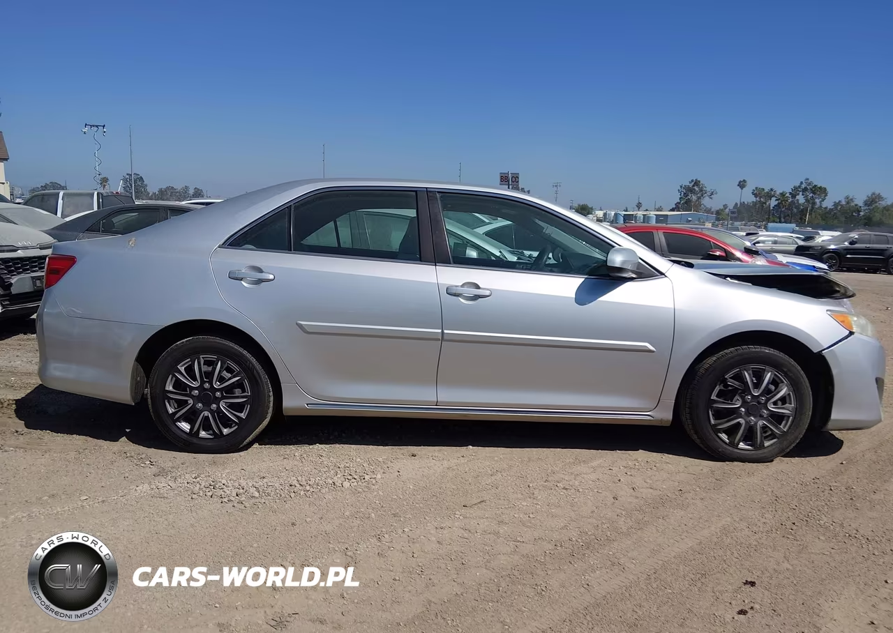 2013 Toyota Camry Le VIN:4T1BF1FK2DU708928 - 13