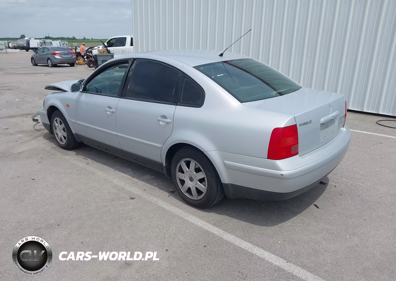 1999 Volkswagen Passat Gls VIN:WVWMA63B1XE424685 - 3