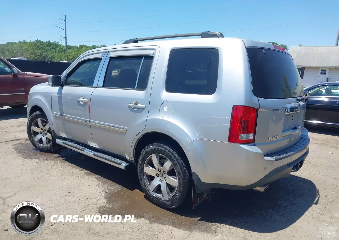 2015 Honda Pilot Touring VIN:5FNYF4H93FB051207 - 3