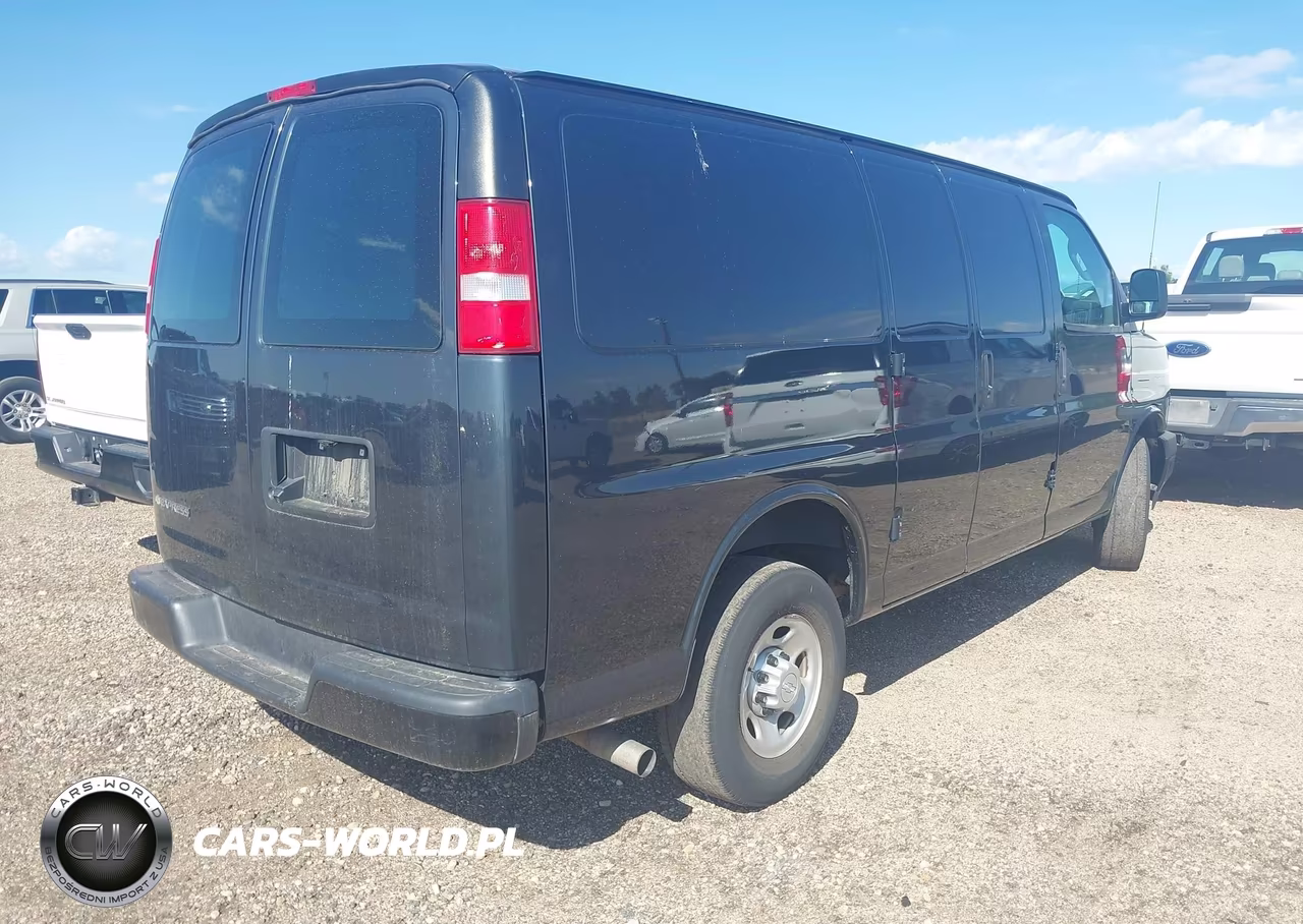 2018 Chevrolet Express 2500 Work Van VIN:1GCWGAFG1J1241660 - 4