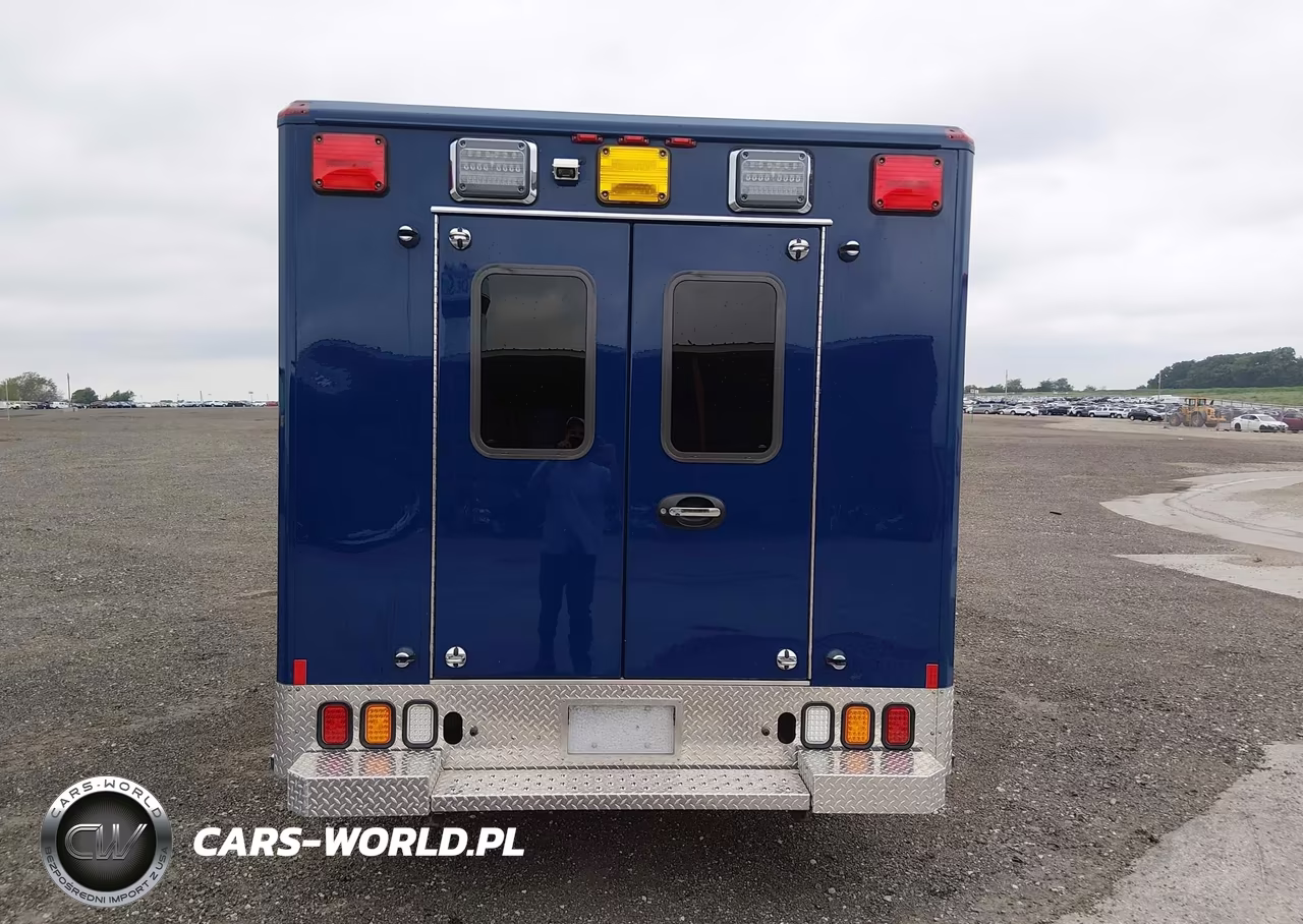 2015 Chevrolet Express Cutaway 3500 Diesel VIN:1GB3G2CL4F1262783 - 18