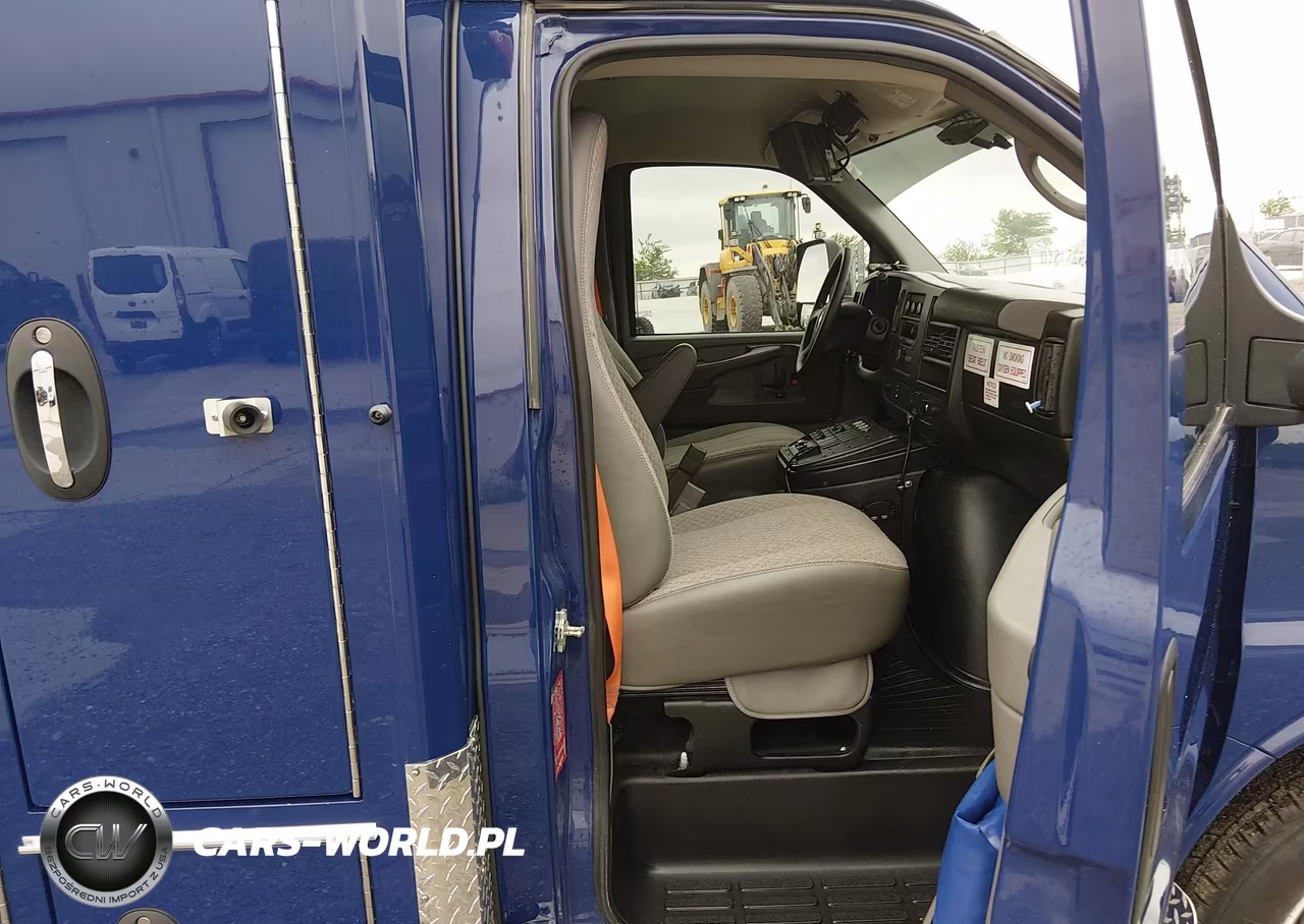2015 Chevrolet Express Cutaway 3500 Diesel VIN:1GB3G2CL4F1262783 - 5