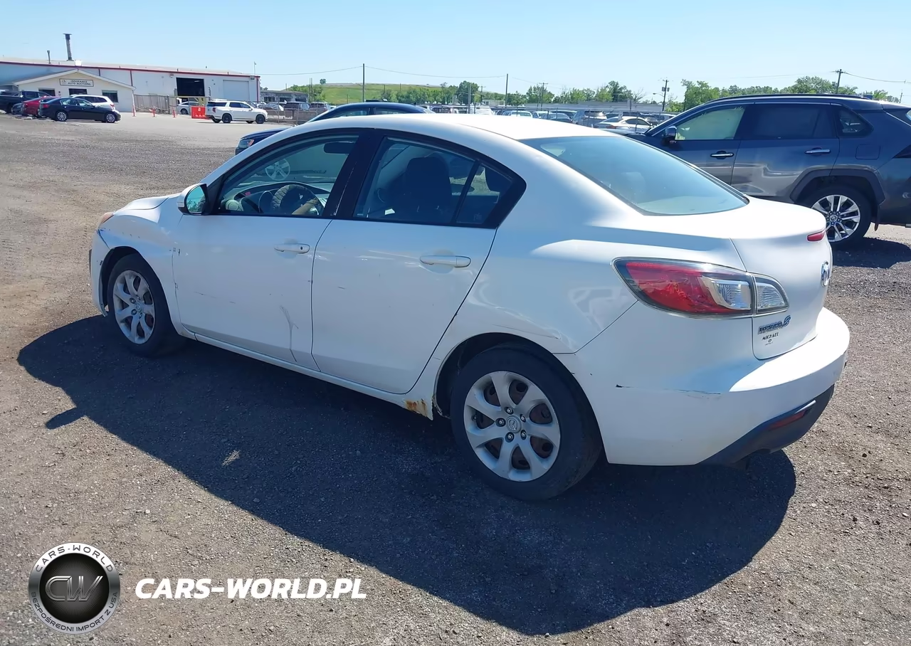 2011 Mazda Mazda3 I Sport VIN:JM1BL1UG0B1382573 - 3