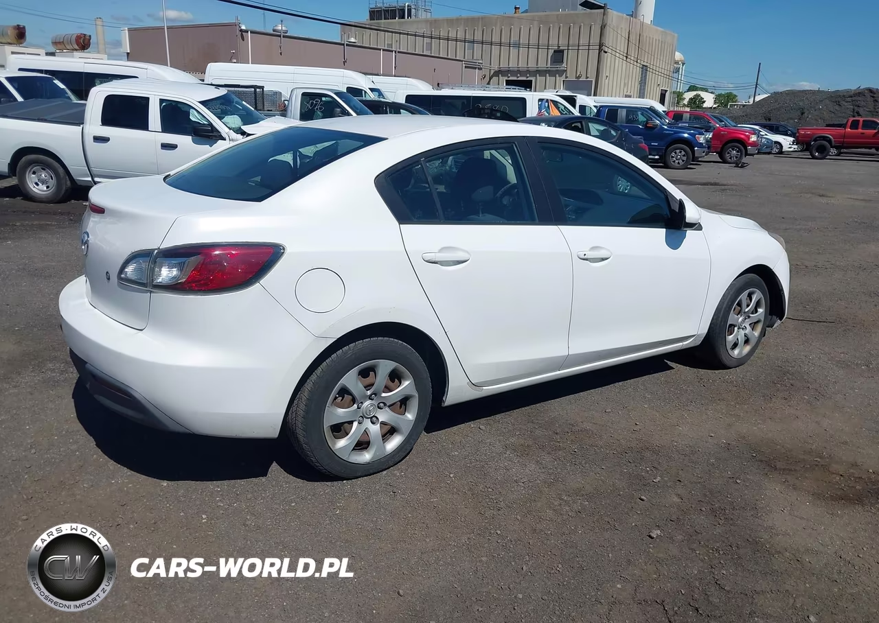 2011 Mazda Mazda3 I Sport VIN:JM1BL1UG0B1382573 - 4