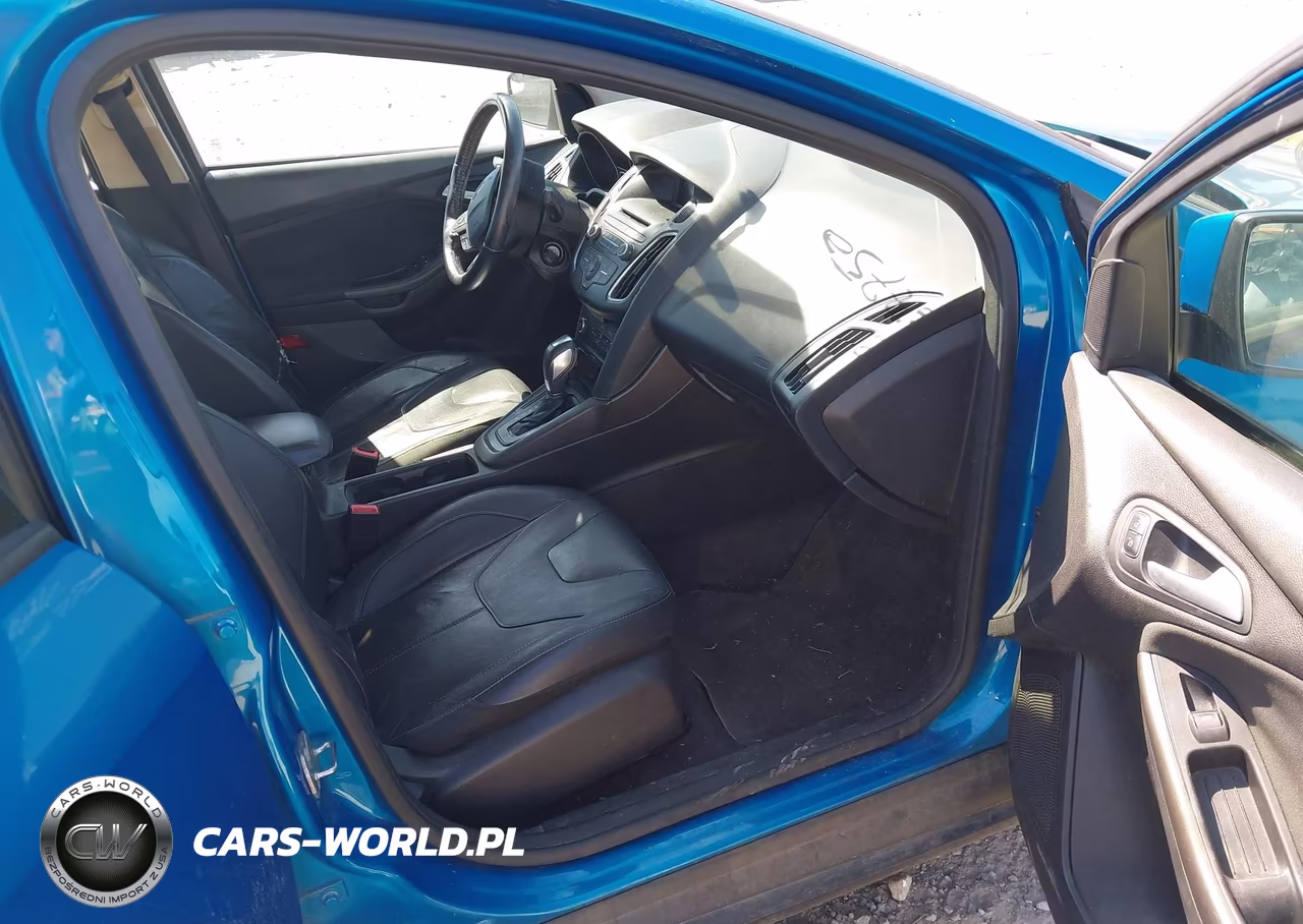 2015 Ford Focus Se VIN:1FADP3F23FL304010 - 5