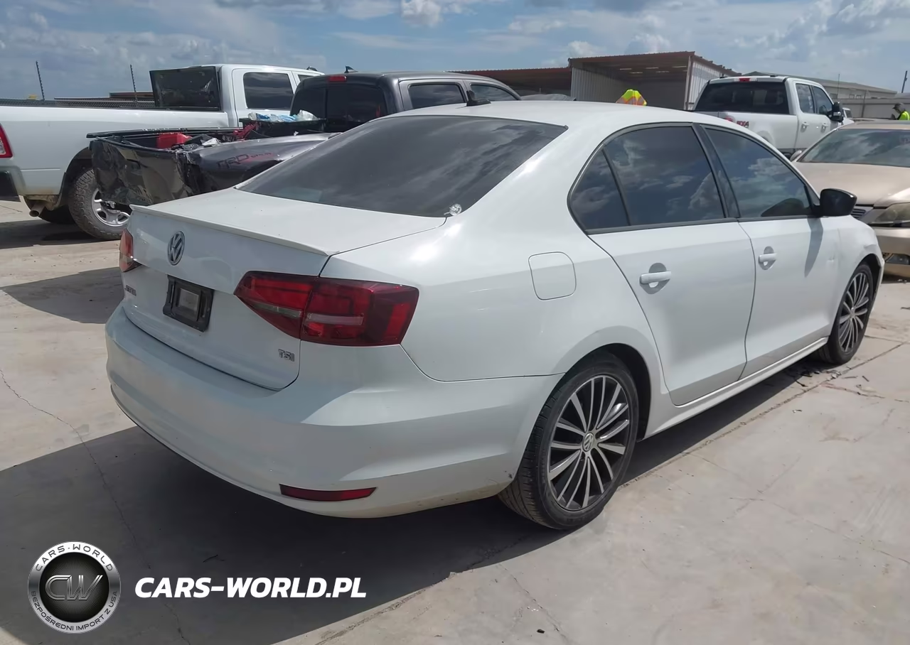 2016 Volkswagen Jetta 1.8T Sport VIN:3VWD17AJ9GM370544 - 4