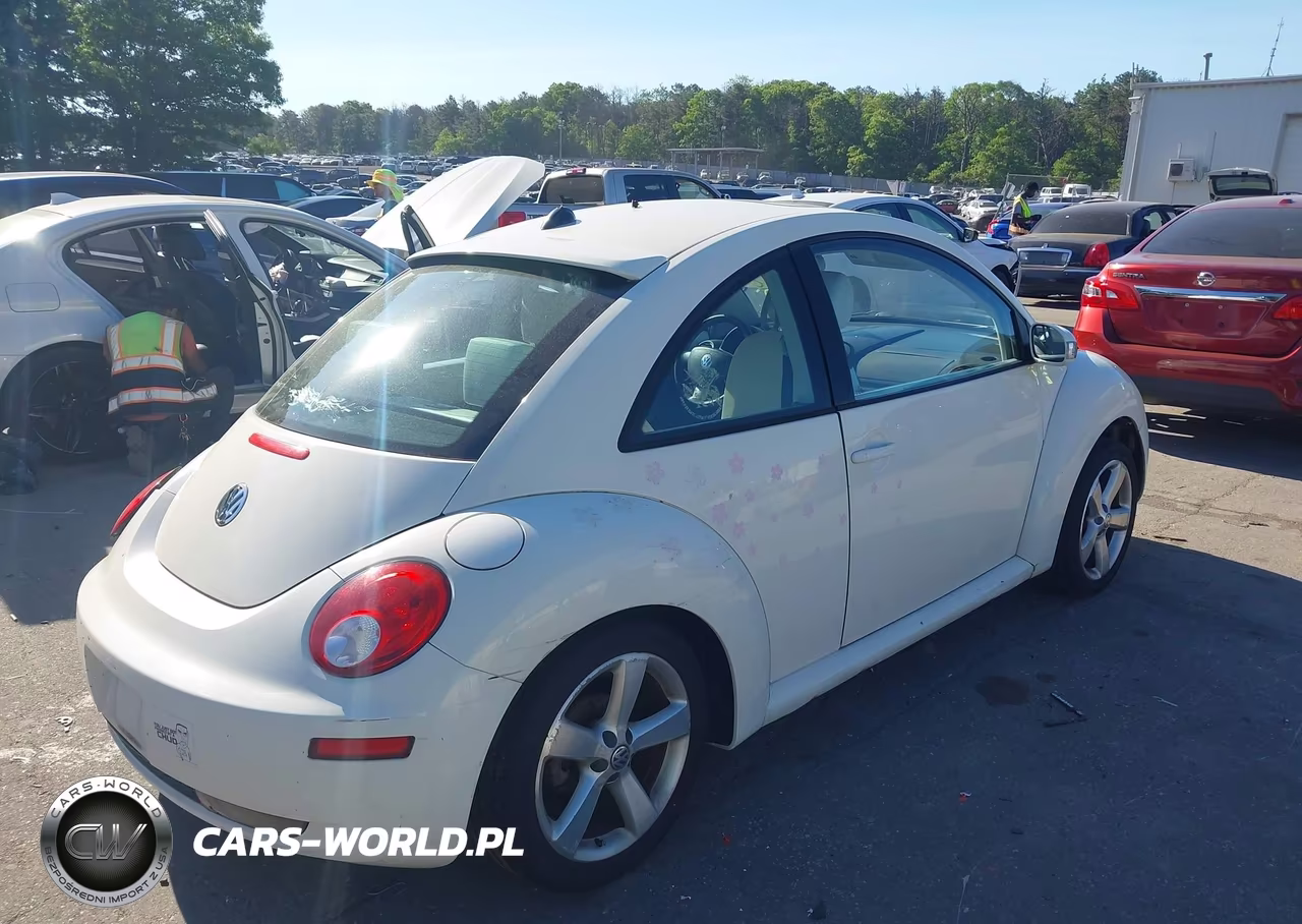 2008 Volkswagen New Beetle Black Tie Edition-Triple White VIN:3VWFG31C28M510744 - 4