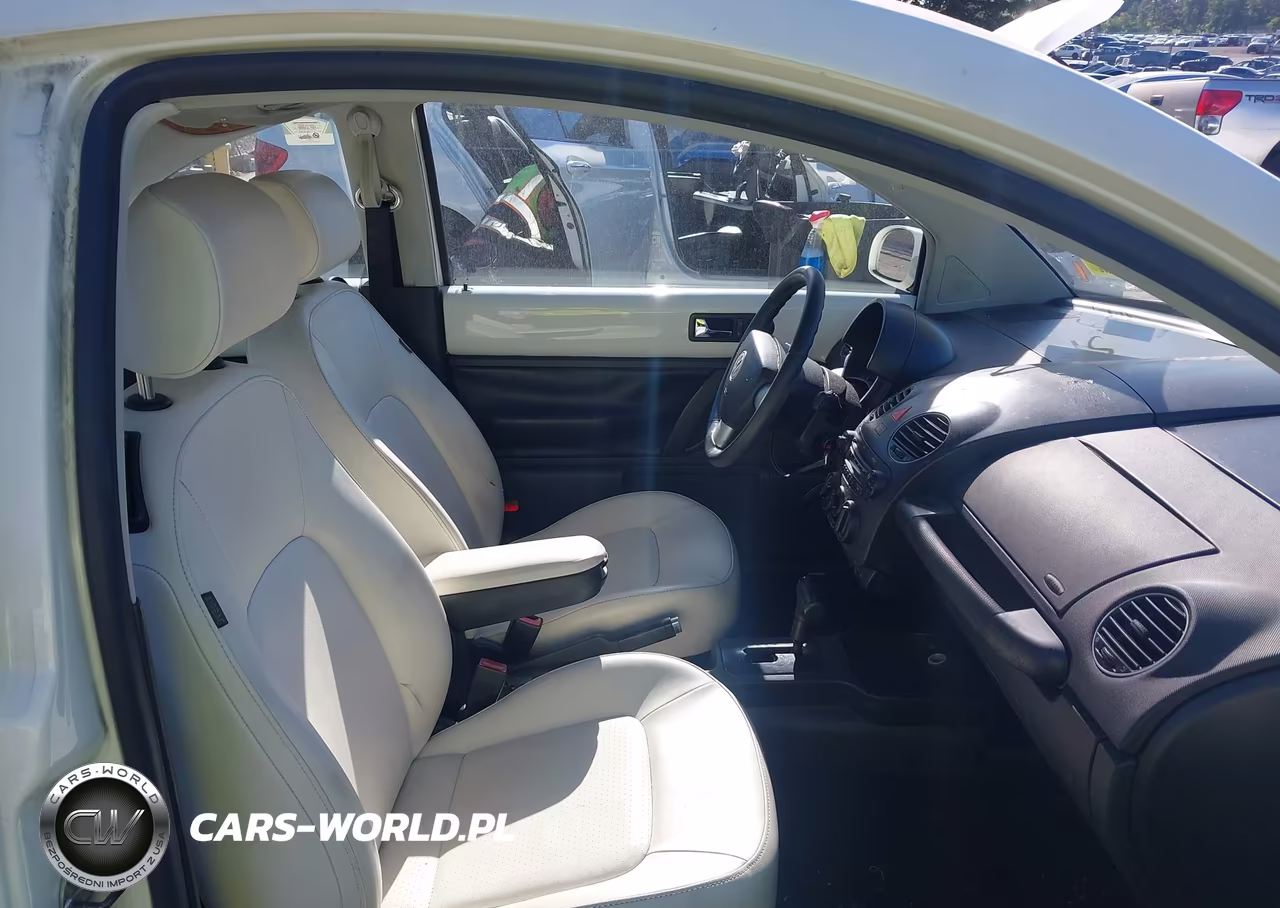 2008 Volkswagen New Beetle Black Tie Edition-Triple White VIN:3VWFG31C28M510744 - 5