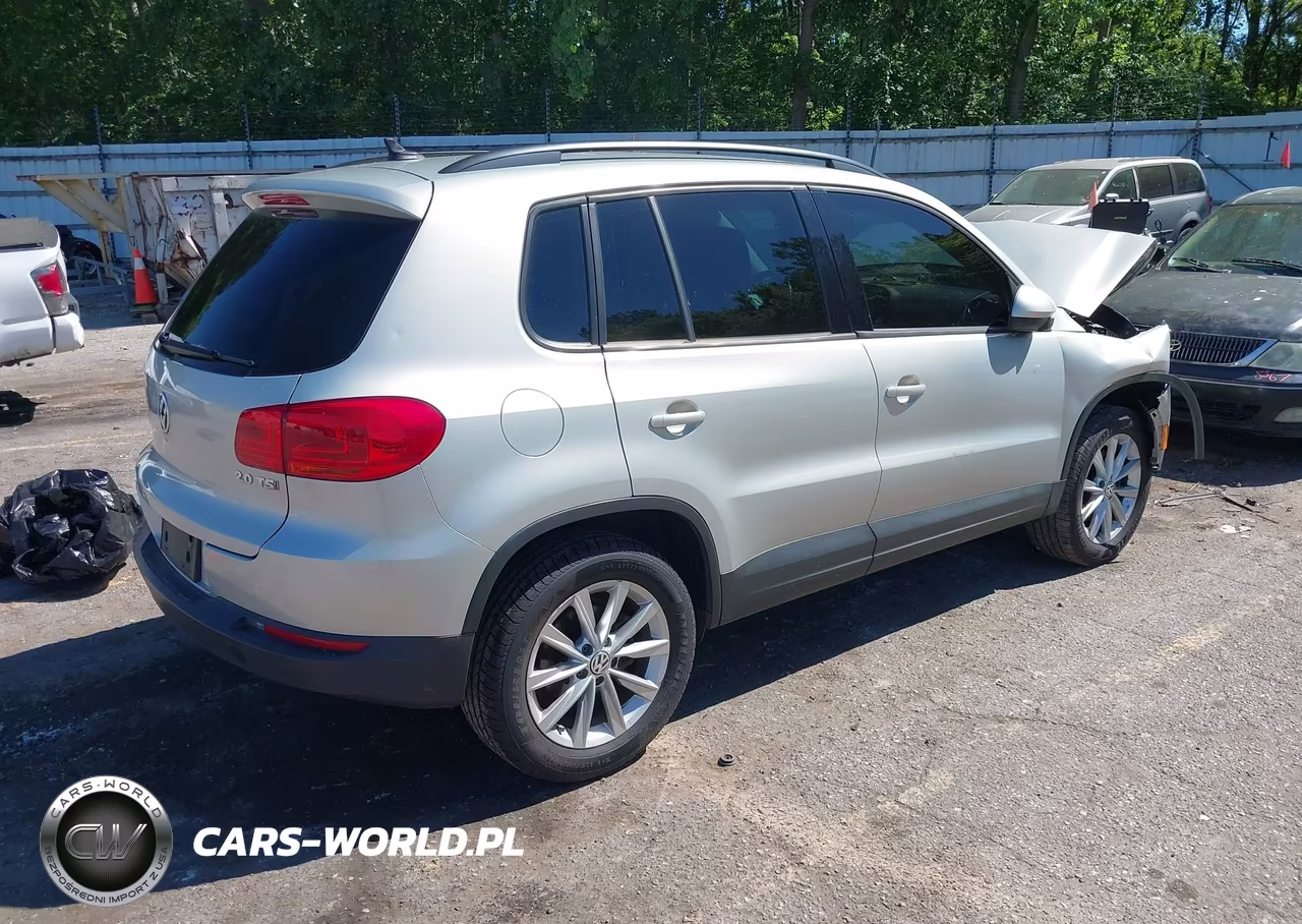 2015 Volkswagen Tiguan Se VIN:WVGAV7AX4FW563743 - 4