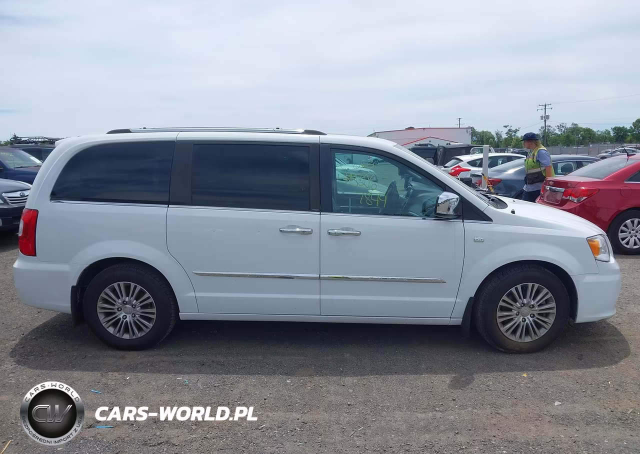 2014 Chrysler Town & Country Touring-L 30Th Anniversary VIN:2C4RC1CGXER313437 - 13