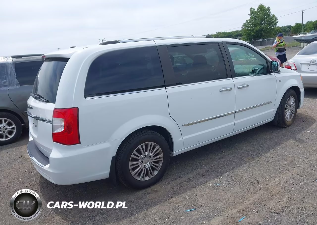 2014 Chrysler Town & Country Touring-L 30Th Anniversary VIN:2C4RC1CGXER313437 - 4